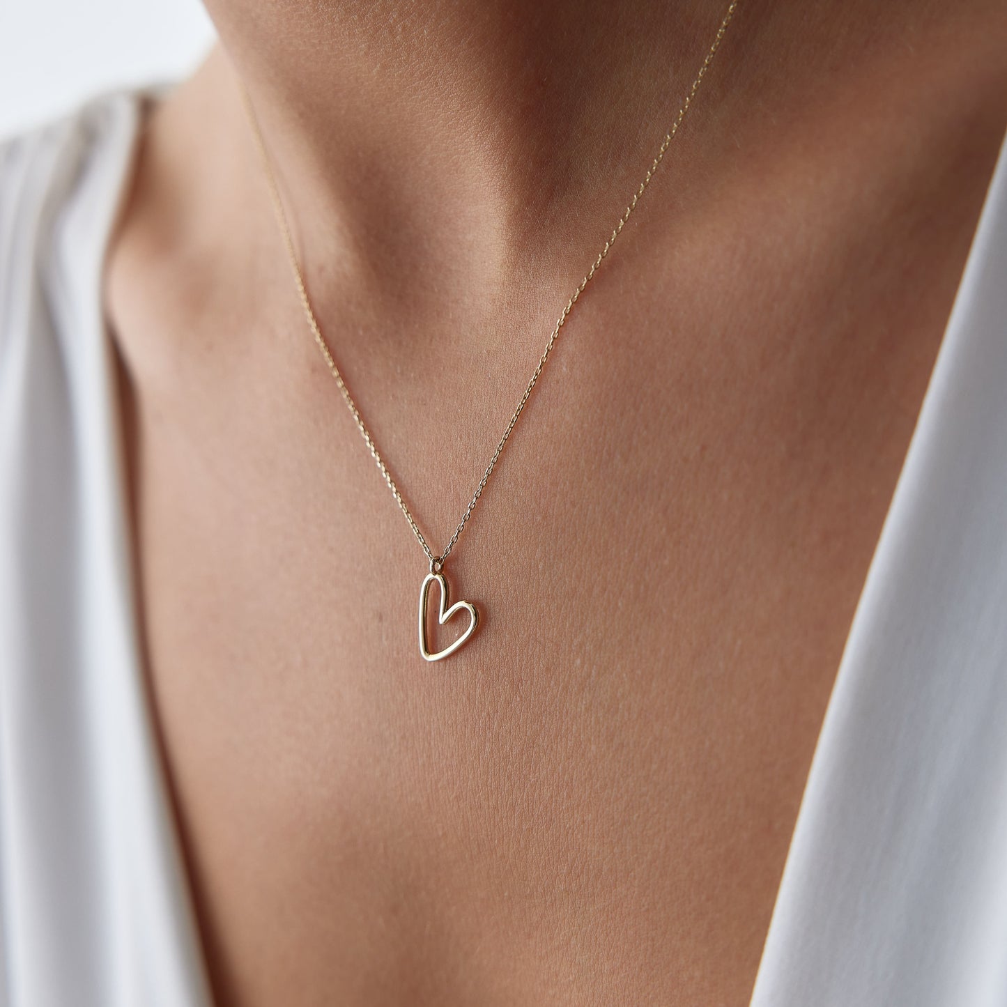 simple solid gold heart jewelry