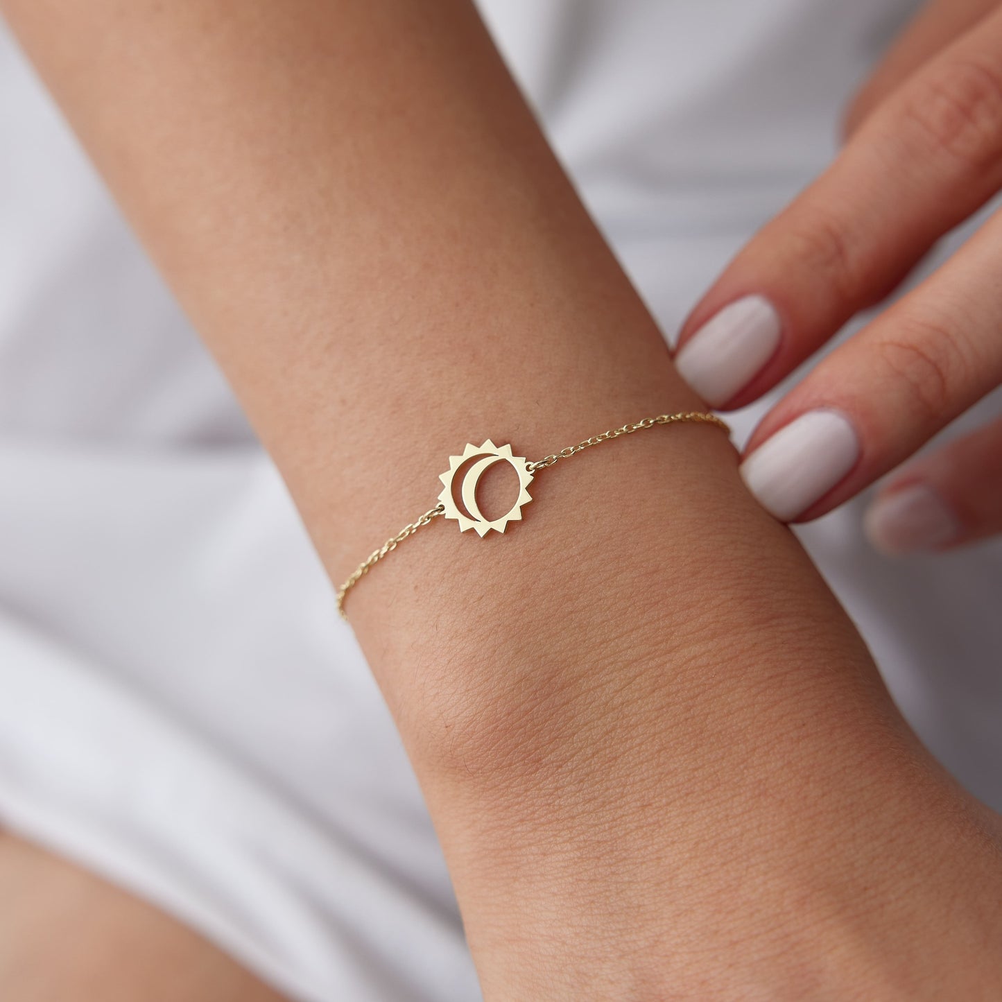 14K Gold Moon Sun Bracelet – Symbol of Eternal Unity