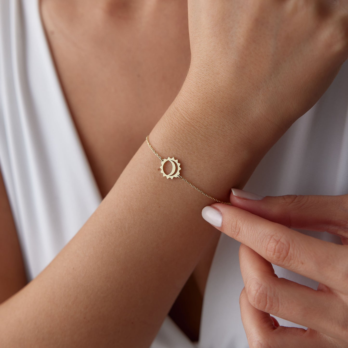 14K Gold Moon Sun Bracelet – Symbol of Eternal Unity
