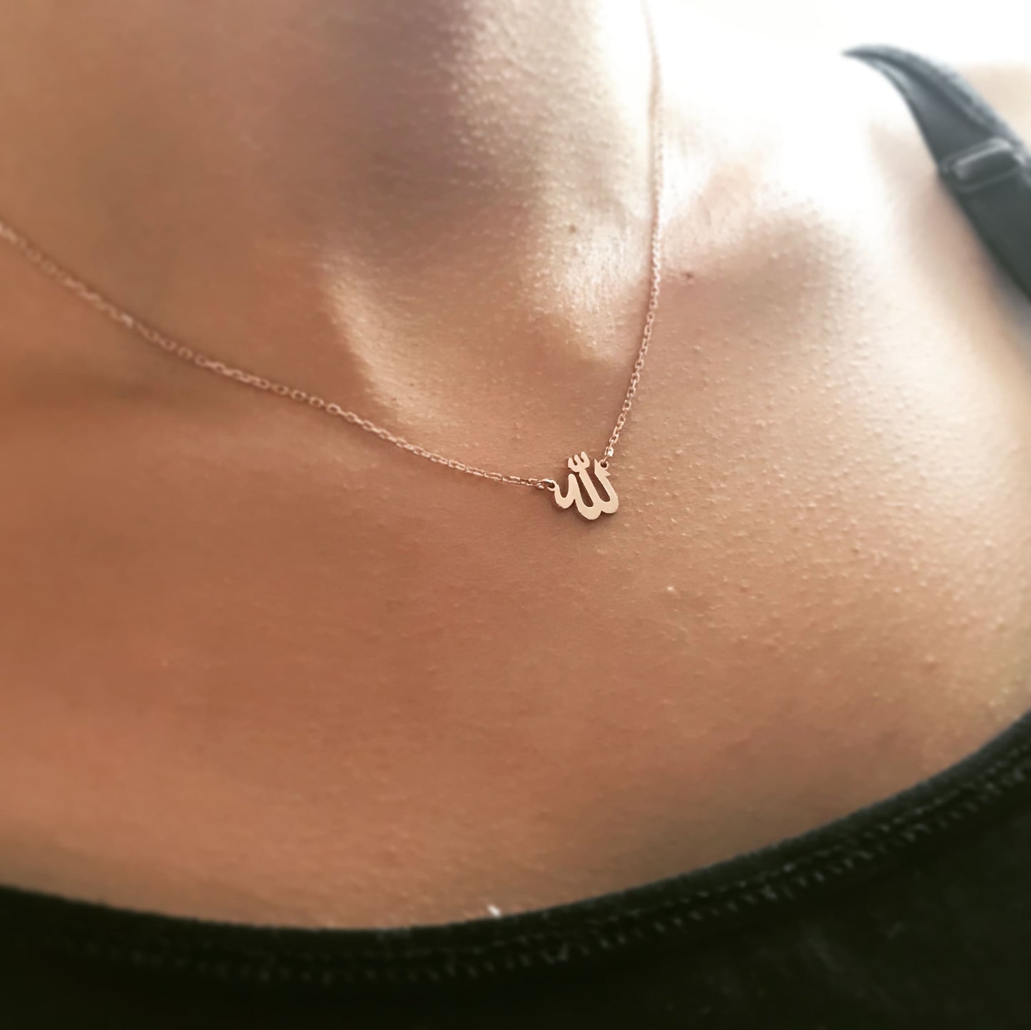 Solid gold Muslim necklace with divine symbolism