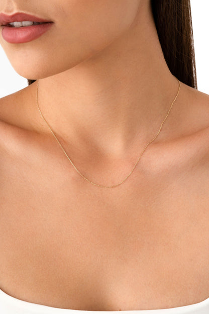 Solid gold cable chain choker – luxurious and delicate